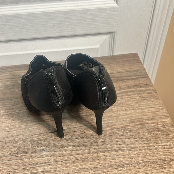 MICHAELANGELO BLACK LACE BEADED HIGH HEELS BACK ZIPPER SANDALS SIZE 8 - Picture 6 of 10